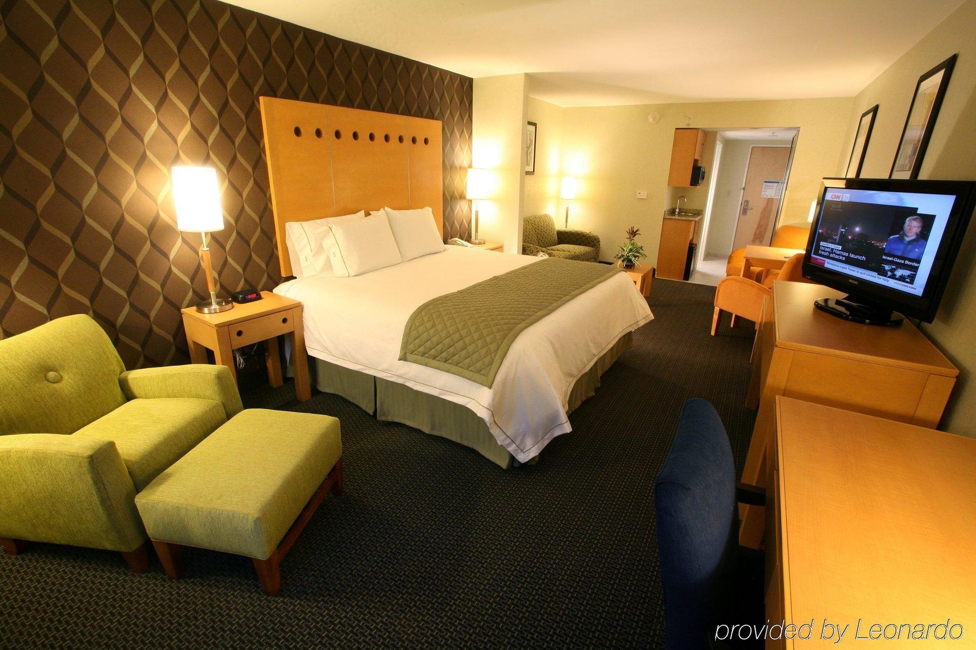Express & Monterrey Aeropuerto By Ihg