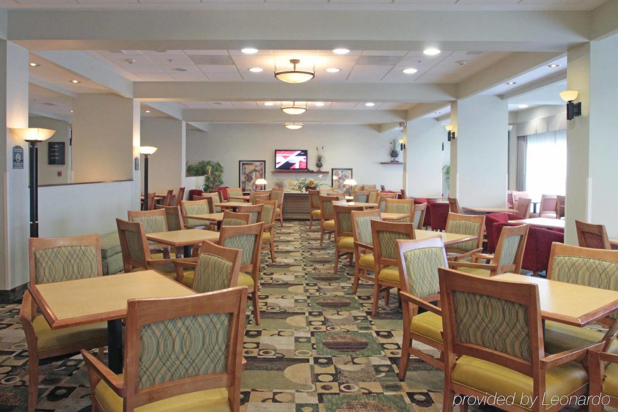 Express & Monterrey Aeropuerto By Ihg 4*