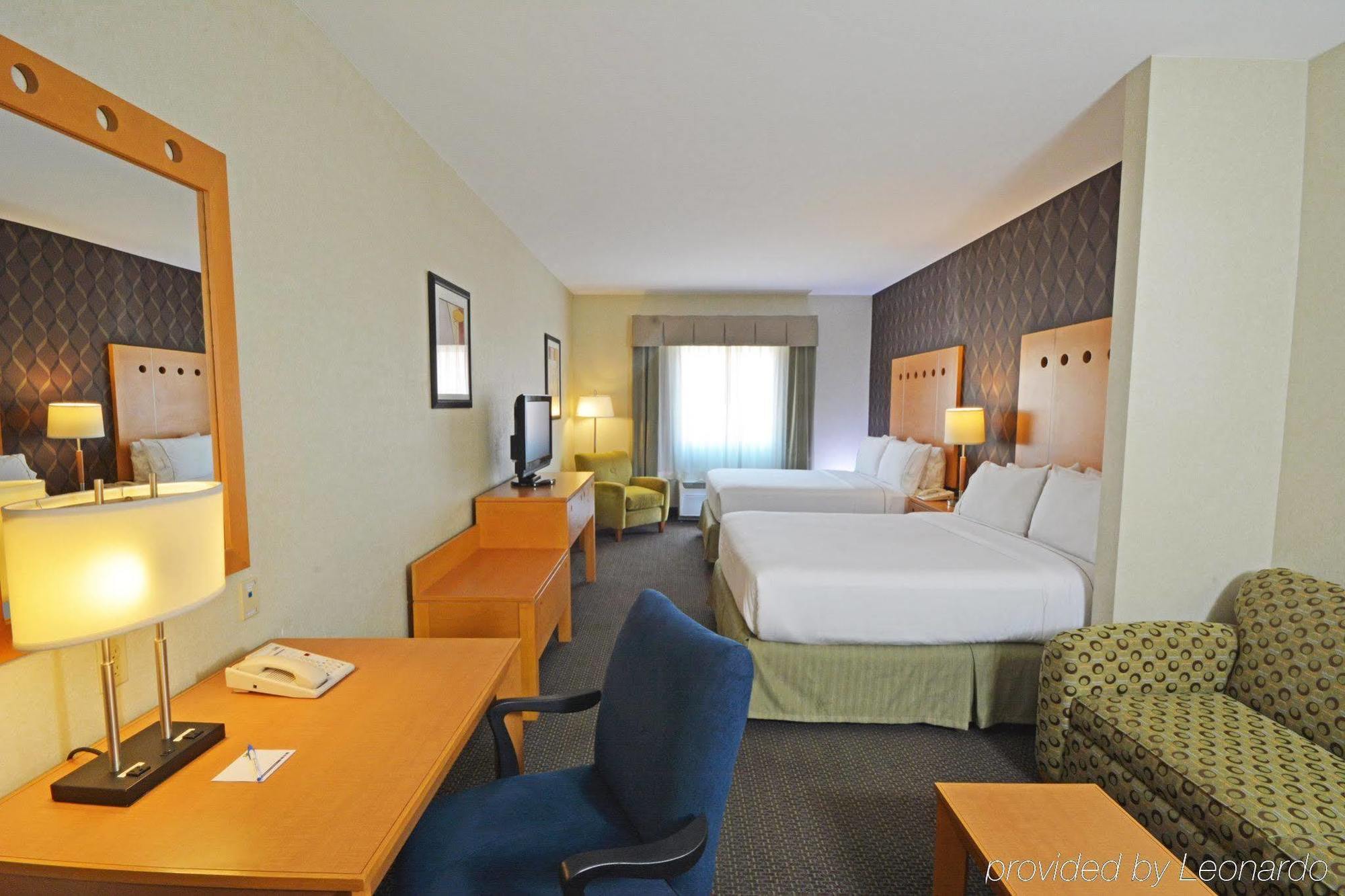 Express & Monterrey Aeropuerto By Ihg Hotel 4*