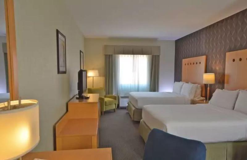 Express & Monterrey Aeropuerto By Ihg Hotel 4*