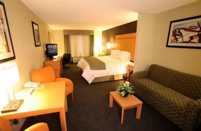 Hotel Express & Monterrey Aeropuerto By Ihg