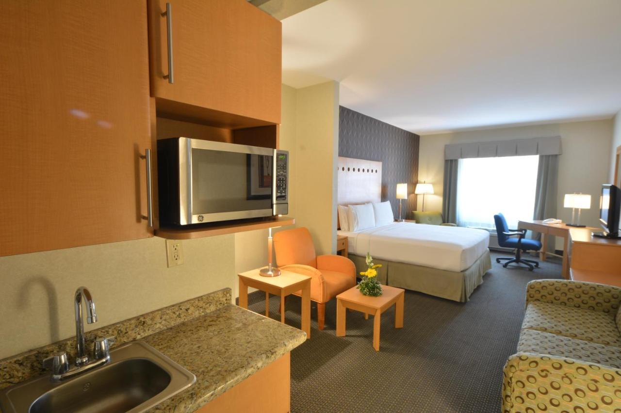 Express & Monterrey Aeropuerto By Ihg Hotel 4*
